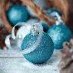 Trendy blauwe kerstballen